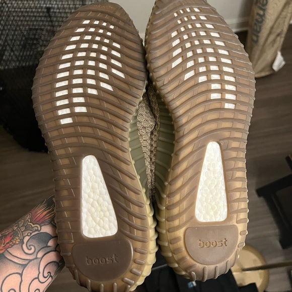 Yeezy 350 Sand Taupe - Picture 5 of 5
